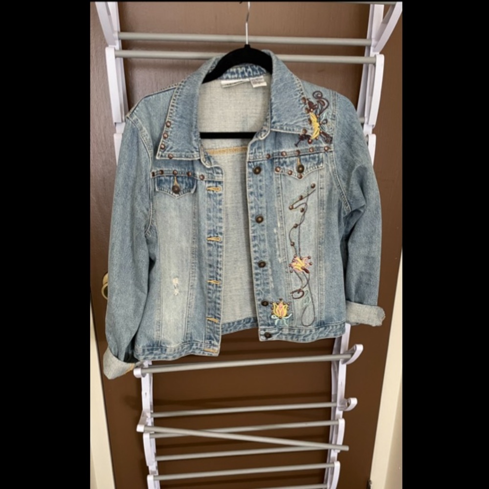 Flower embroidered jean jacket